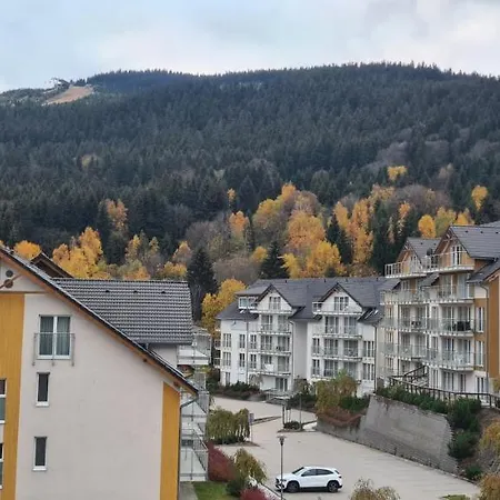 Czarna Gora 325 *